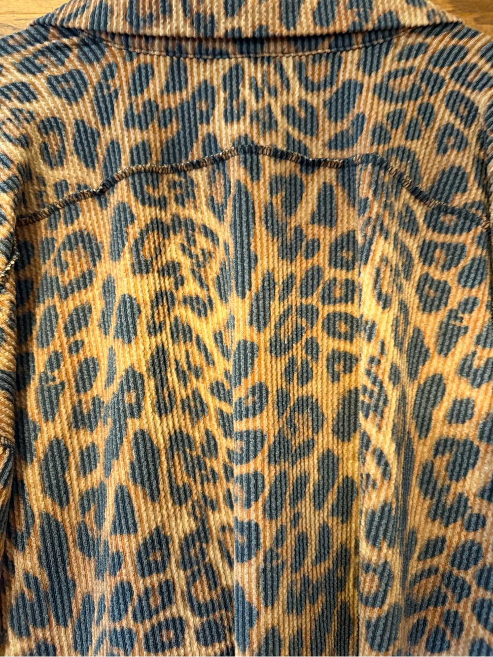 Leopard Print Button-Front Ribbed Leopard Top, NWT, $25 - Picture 3 of 3
